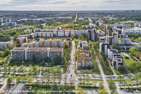 08.05.2021 - Marx-Zentrum und Karl-Marx-Ring 52-62 und Studentenwohnheim in Neuperlach
