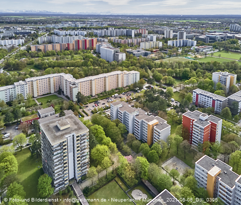 08.05.2021 - Marx-Zentrum und Karl-Marx-Ring 52-62 und Studentenwohnheim in Neuperlach