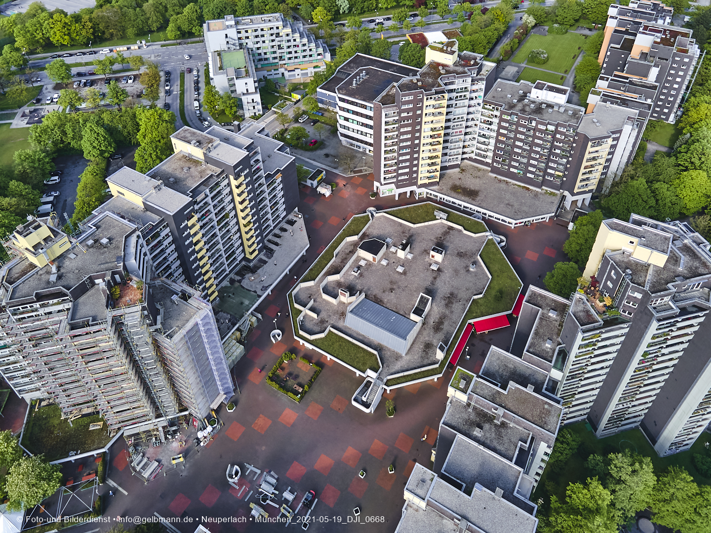 19.05.2021 - Großsanierung im Marx-Zentrum und kleine Sanierung am Karl-Marx-Ring 52-62