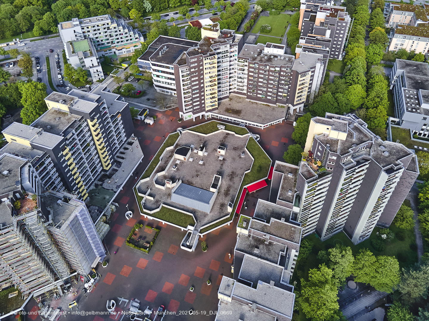 19.05.2021 - Großsanierung im Marx-Zentrum und kleine Sanierung am Karl-Marx-Ring 52-62