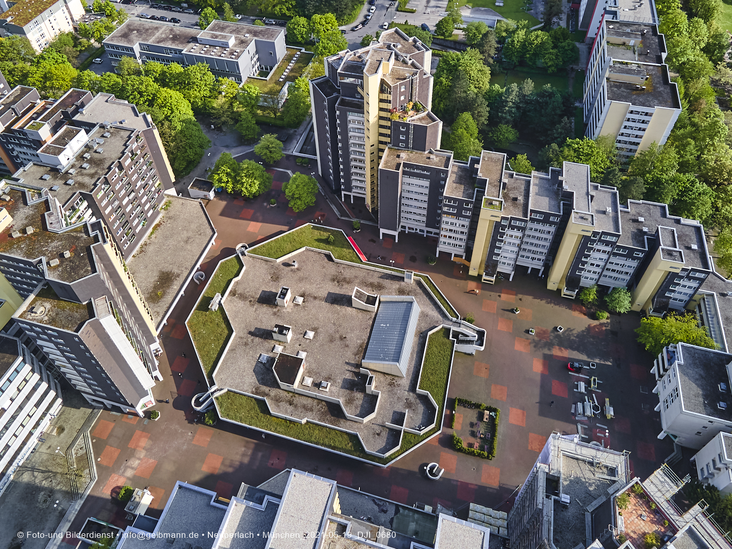 19.05.2021 - Großsanierung im Marx-Zentrum und kleine Sanierung am Karl-Marx-Ring 52-62