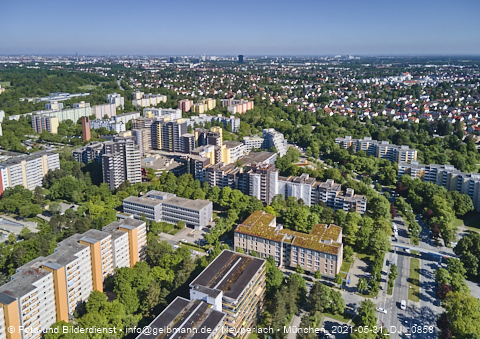 31.05.2021 - Marx-Zentrum und Karl-Marx-Ring 52-62 und Studentenwohnheim in Neuperlach