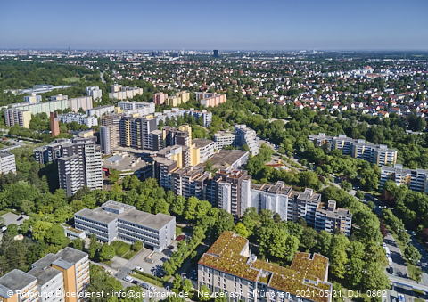31.05.2021 - Marx-Zentrum und Karl-Marx-Ring 52-62 und Studentenwohnheim in Neuperlach