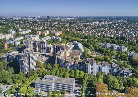 31.05.2021 - Marx-Zentrum und Karl-Marx-Ring 52-62 und Studentenwohnheim in Neuperlach