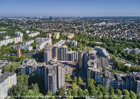 31.05.2021 - Marx-Zentrum und Karl-Marx-Ring 52-62 und Studentenwohnheim in Neuperlach