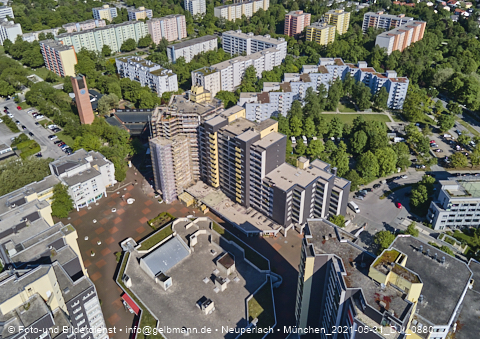 31.05.2021 - Marx-Zentrum und Karl-Marx-Ring 52-62 und Studentenwohnheim in Neuperlach