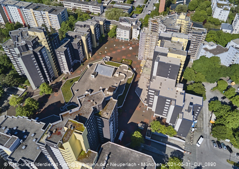 31.05.2021 - Marx-Zentrum und Karl-Marx-Ring 52-62 und Studentenwohnheim in Neuperlach