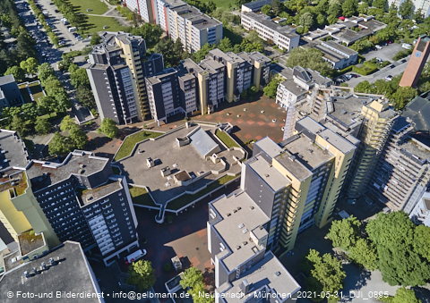 31.05.2021 - Marx-Zentrum und Karl-Marx-Ring 52-62 und Studentenwohnheim in Neuperlach