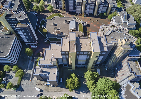 31.05.2021 - Marx-Zentrum und Karl-Marx-Ring 52-62 und Studentenwohnheim in Neuperlach