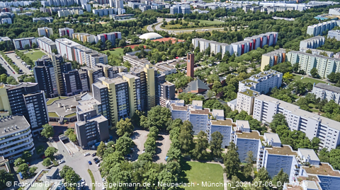 06.07.2021 - Marx-Zentrum und Karl-Marx-Ring 52-62 und Studentenwohnheim in Neuperlach
