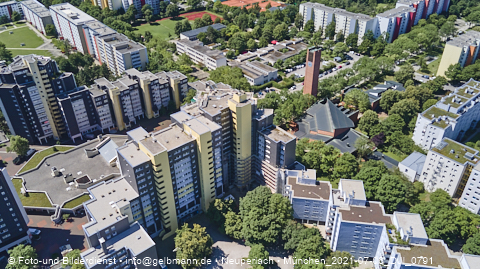 06.07.2021 - Marx-Zentrum und Karl-Marx-Ring 52-62 und Studentenwohnheim in Neuperlach