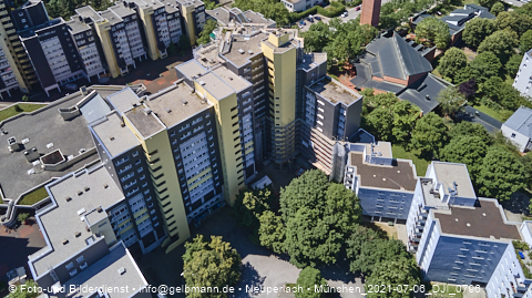 06.07.2021 - Marx-Zentrum und Karl-Marx-Ring 52-62 und Studentenwohnheim in Neuperlach