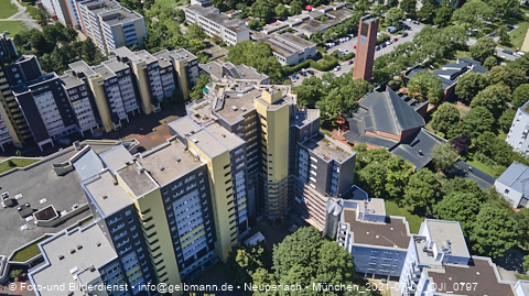 06.07.2021 - Marx-Zentrum und Karl-Marx-Ring 52-62 und Studentenwohnheim in Neuperlach