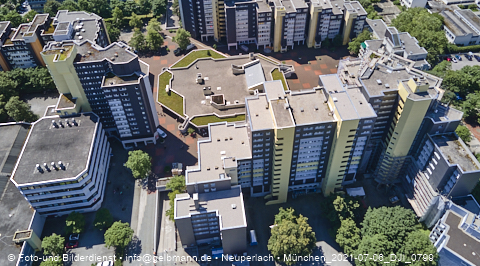 06.07.2021 - Marx-Zentrum und Karl-Marx-Ring 52-62 und Studentenwohnheim in Neuperlach