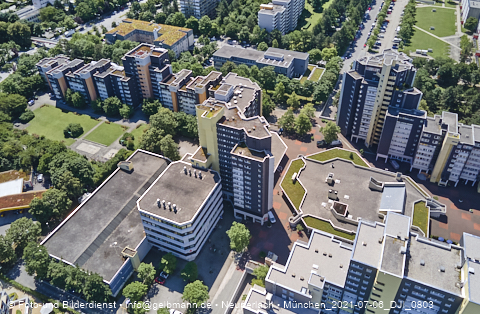 06.07.2021 - Marx-Zentrum und Karl-Marx-Ring 52-62 und Studentenwohnheim in Neuperlach