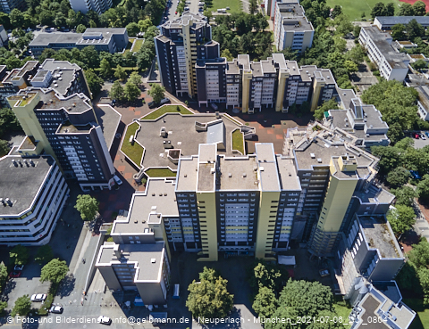 06.07.2021 - Marx-Zentrum und Karl-Marx-Ring 52-62 und Studentenwohnheim in Neuperlach