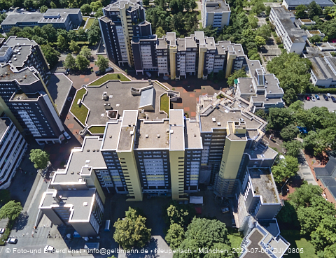 06.07.2021 - Marx-Zentrum und Karl-Marx-Ring 52-62 und Studentenwohnheim in Neuperlach