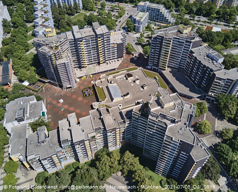 06.07.2021 - Marx-Zentrum und Karl-Marx-Ring 52-62 und Studentenwohnheim in Neuperlach