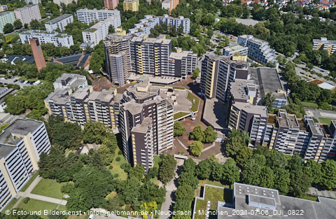 06.07.2021 - Marx-Zentrum und Karl-Marx-Ring 52-62 und Studentenwohnheim in Neuperlach