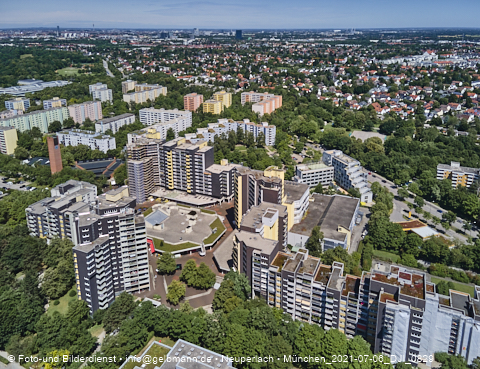 06.07.2021 - Marx-Zentrum und Karl-Marx-Ring 52-62 und Studentenwohnheim in Neuperlach