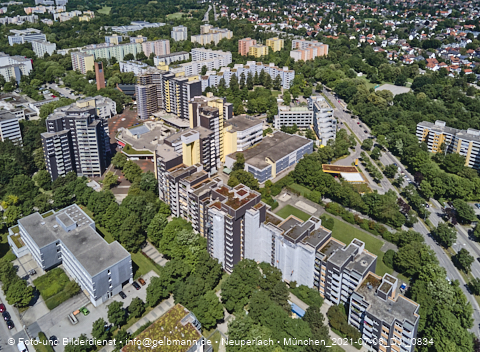 06.07.2021 - Marx-Zentrum und Karl-Marx-Ring 52-62 und Studentenwohnheim in Neuperlach