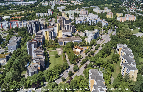 06.07.2021 - Marx-Zentrum und Karl-Marx-Ring 52-62 und Studentenwohnheim in Neuperlach