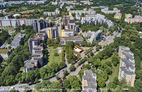 06.07.2021 - Marx-Zentrum und Karl-Marx-Ring 52-62 und Studentenwohnheim in Neuperlach