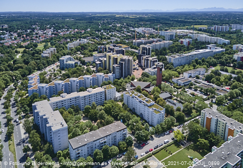 06.07.2021 - Marx-Zentrum und Karl-Marx-Ring 52-62 und Studentenwohnheim in Neuperlach
