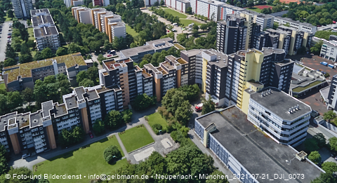 21.07.2021 - Marx-Zentrum und Karl-Marx-Ring 52-62 und Studentenwohnheim in Neuperlach