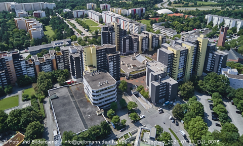 21.07.2021 - Marx-Zentrum und Karl-Marx-Ring 52-62 und Studentenwohnheim in Neuperlach