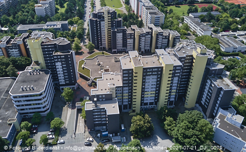 21.07.2021 - Marx-Zentrum und Karl-Marx-Ring 52-62 und Studentenwohnheim in Neuperlach
