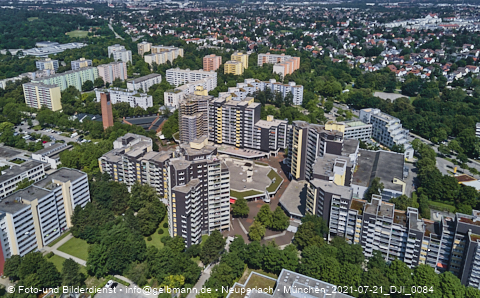 21.07.2021 - Marx-Zentrum und Karl-Marx-Ring 52-62 und Studentenwohnheim in Neuperlach