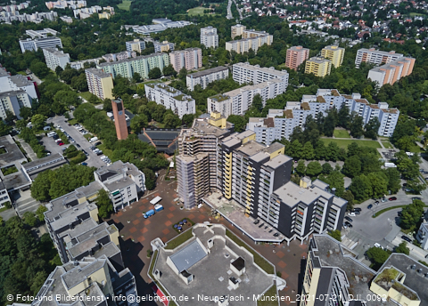 21.07.2021 - Marx-Zentrum und Karl-Marx-Ring 52-62 und Studentenwohnheim in Neuperlach