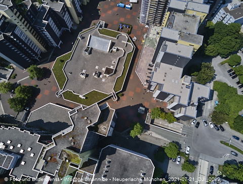 21.07.2021 - Marx-Zentrum und Karl-Marx-Ring 52-62 und Studentenwohnheim in Neuperlach