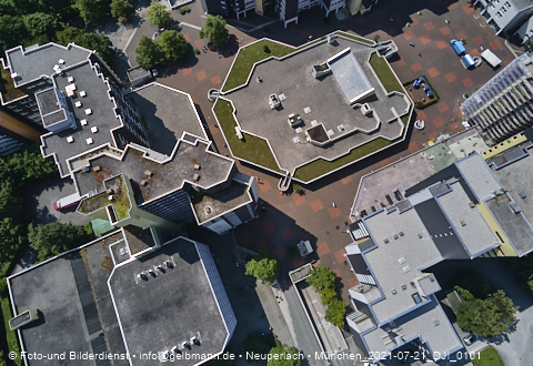 21.07.2021 - Marx-Zentrum und Karl-Marx-Ring 52-62 und Studentenwohnheim in Neuperlach