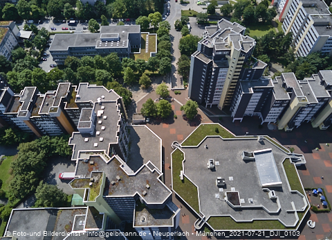 21.07.2021 - Marx-Zentrum und Karl-Marx-Ring 52-62 und Studentenwohnheim in Neuperlach