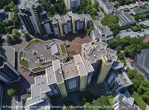 21.07.2021 - Marx-Zentrum und Karl-Marx-Ring 52-62 und Studentenwohnheim in Neuperlach