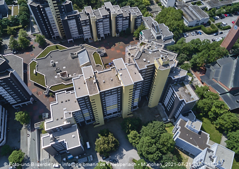 21.07.2021 - Marx-Zentrum und Karl-Marx-Ring 52-62 und Studentenwohnheim in Neuperlach