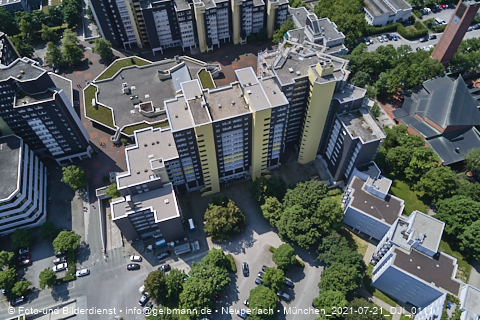21.07.2021 - Marx-Zentrum und Karl-Marx-Ring 52-62 und Studentenwohnheim in Neuperlach