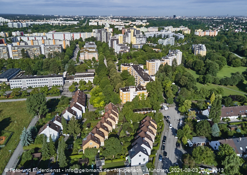 03.08.2021 - Marx-Zentrum und Karl-Marx-Ring 52-62 und Studentenwohnheim in Neuperlach