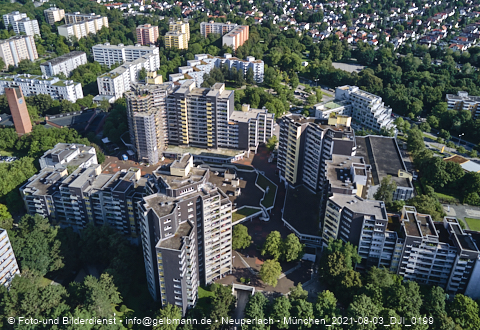 03.08.2021 - Marx-Zentrum und Karl-Marx-Ring 52-62 und Studentenwohnheim in Neuperlach