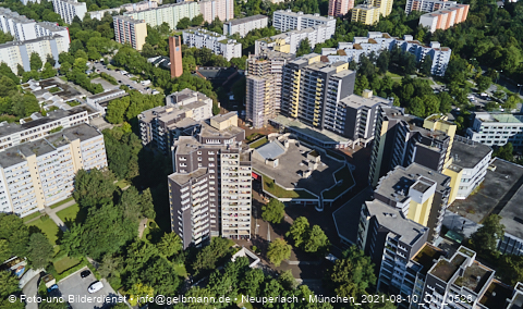 09.08.2021 - Marx-Zentrum und Karl-Marx-Ring 52-62 und Studentenwohnheim in Neuperlach