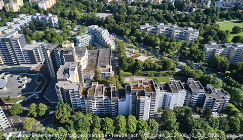 09.08.2021 - Marx-Zentrum und Karl-Marx-Ring 52-62 und Studentenwohnheim in Neuperlach