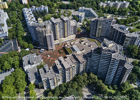 09.08.2021 - Marx-Zentrum und Karl-Marx-Ring 52-62 und Studentenwohnheim in Neuperlach