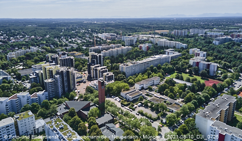 09.08.2021 - Marx-Zentrum und Karl-Marx-Ring 52-62 und Studentenwohnheim in Neuperlach
