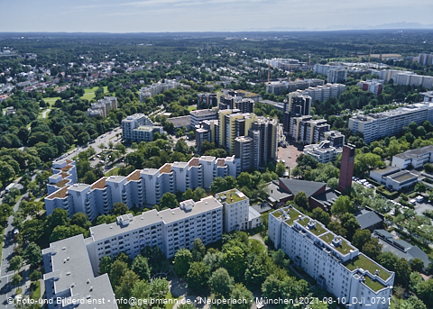 09.08.2021 - Marx-Zentrum und Karl-Marx-Ring 52-62 und Studentenwohnheim in Neuperlach