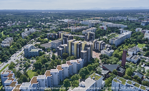 09.08.2021 - Marx-Zentrum und Karl-Marx-Ring 52-62 und Studentenwohnheim in Neuperlach