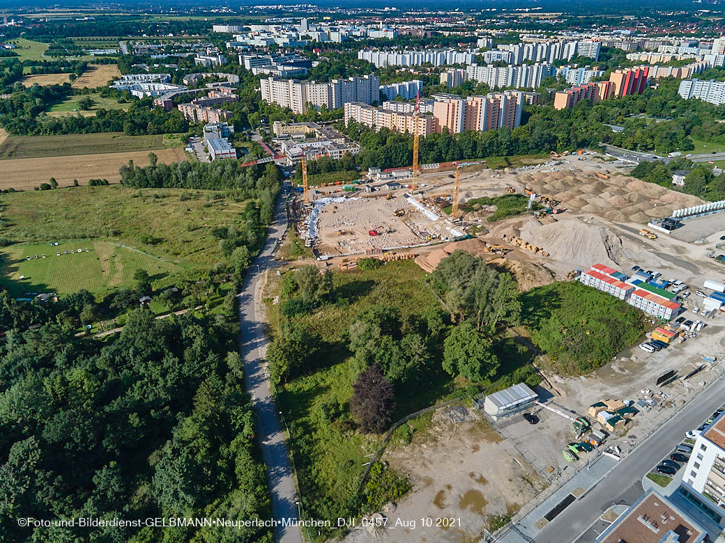 09.08.2021 - Luftbilder von Pandion Verde in Neuperlach am Truderinhger Wald