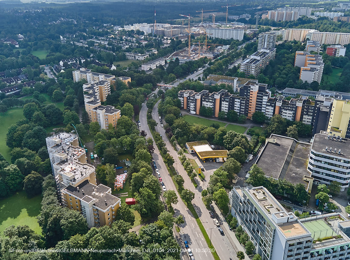 01.09.2021 - Dachsanierung am Karl-Marx-Ring in Neuperlach