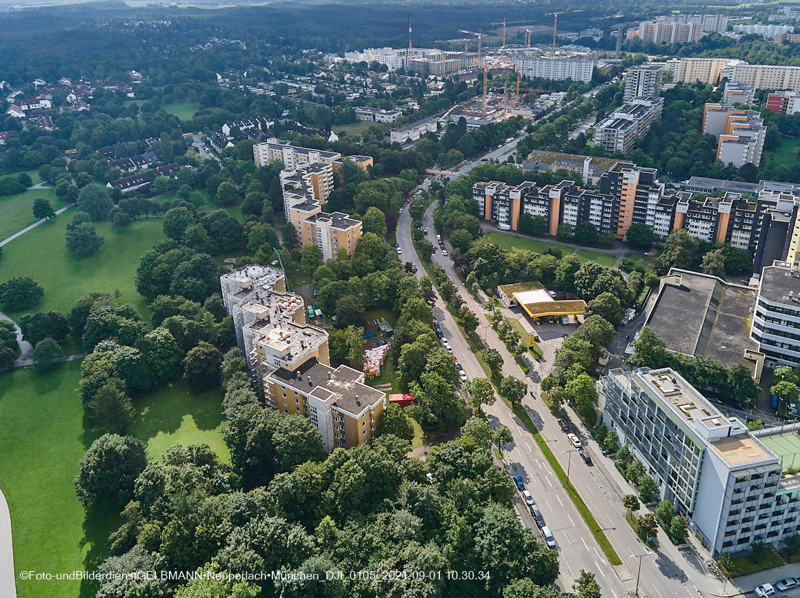 01.09.2021 - Dachsanierung am Karl-Marx-Ring in Neuperlach